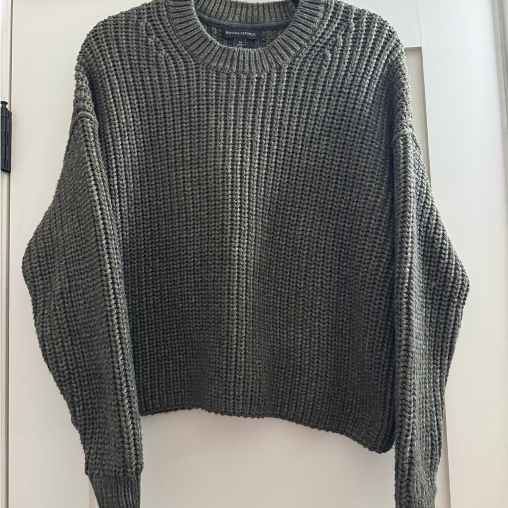 Banana Republic Men's Dark Green Crewneck Sweater